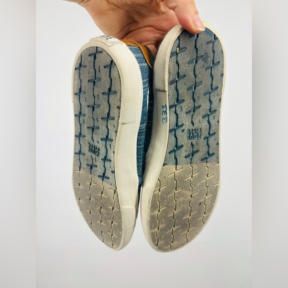 Frye Women's Gia Canvas Slip-On Sneakers in Blue Multi 7.5 - Picture 5 of 5